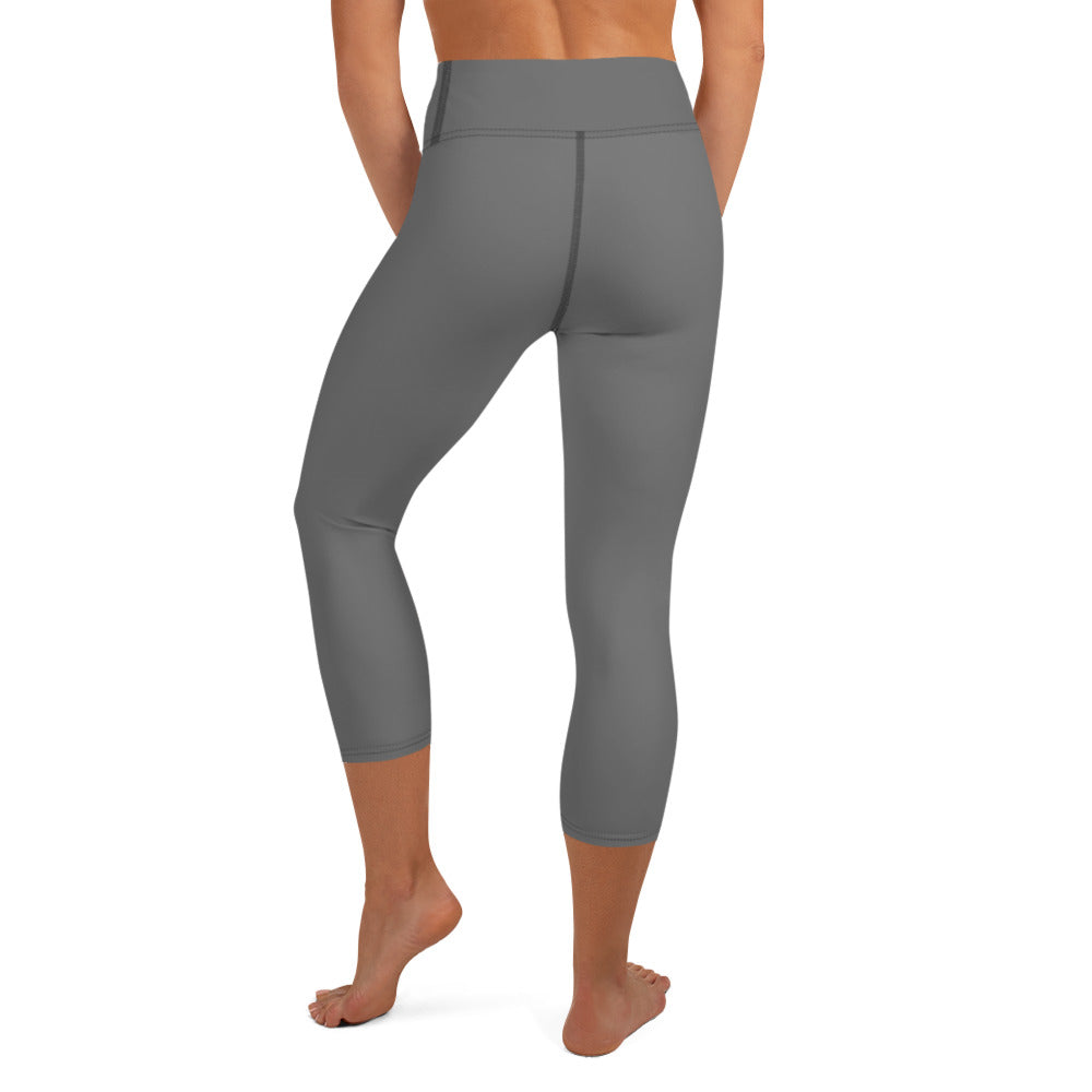 360 Lifestyle Yoga Capri Leggings in Solid Grey