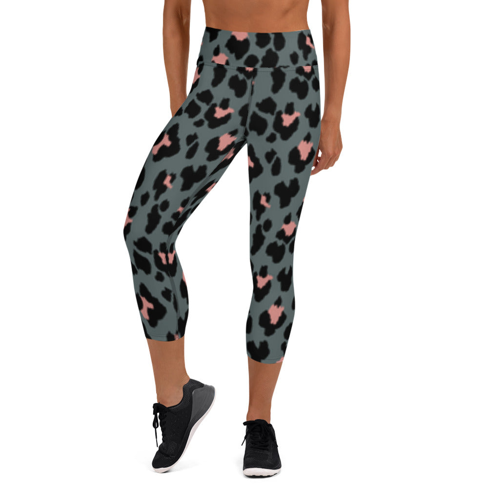 360 Lifestyle Yoga Capri Leggings gray peach leopard