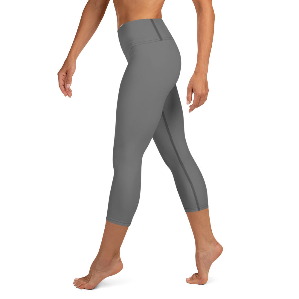 360 Lifestyle Yoga Capri Leggings in Solid Grey