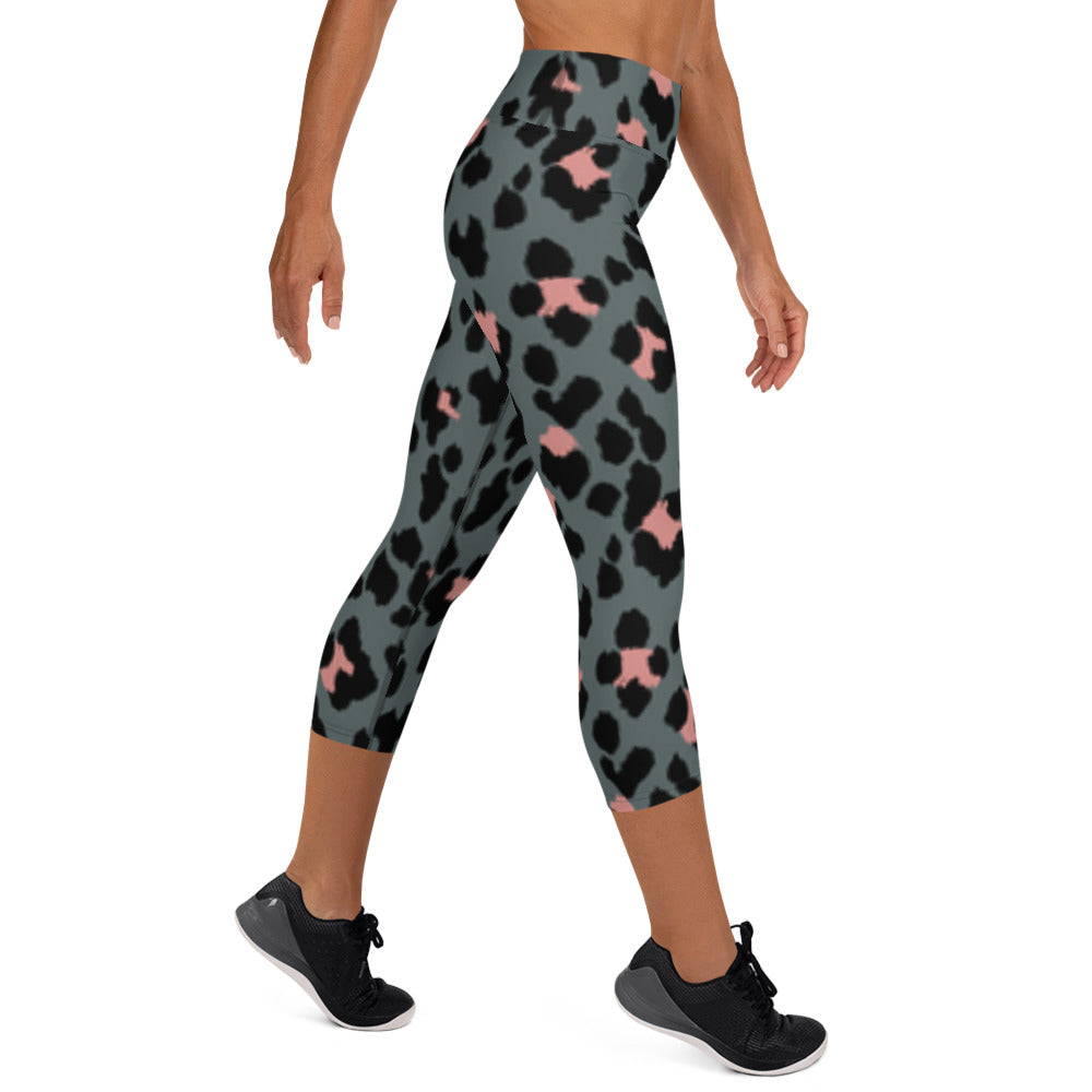 360 Lifestyle Yoga Capri Leggings gray peach leopard