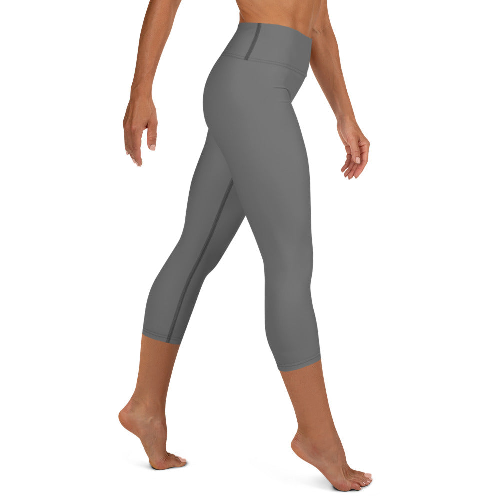 360 Lifestyle Yoga Capri Leggings in Solid Grey